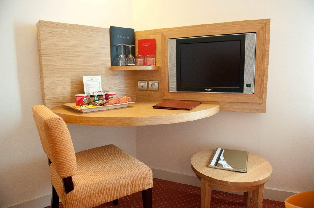 Hotel Westside Arc de Triomphe » deskclassicdoubleroomhotelparis1